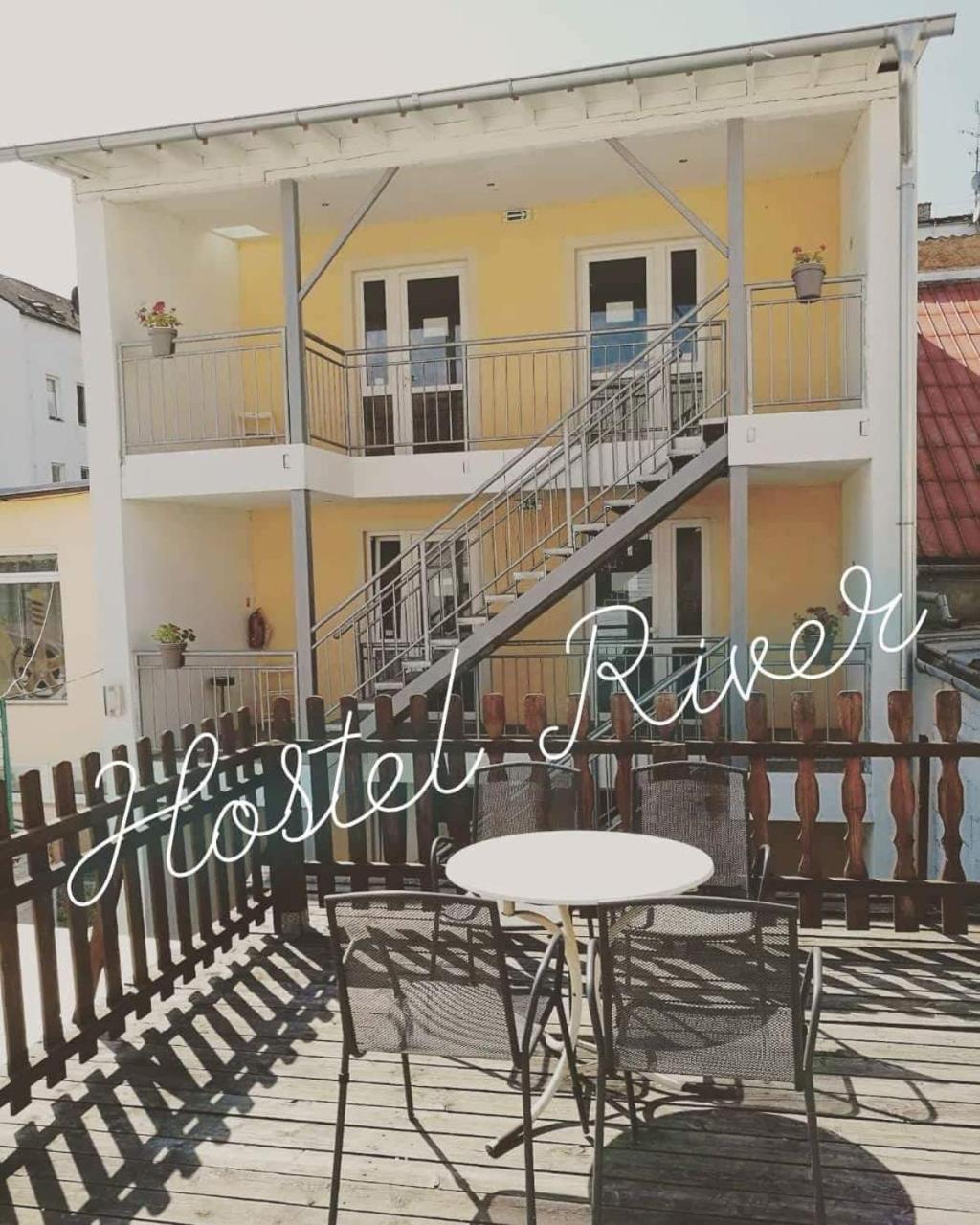 Hostel River Plzen Ngoại thất bức ảnh